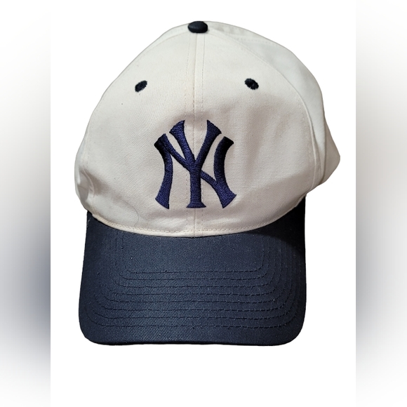 Genuine Merchandise Other - Vintage New York Yankees Baseball Cap Hat Snapback One Size Fits All